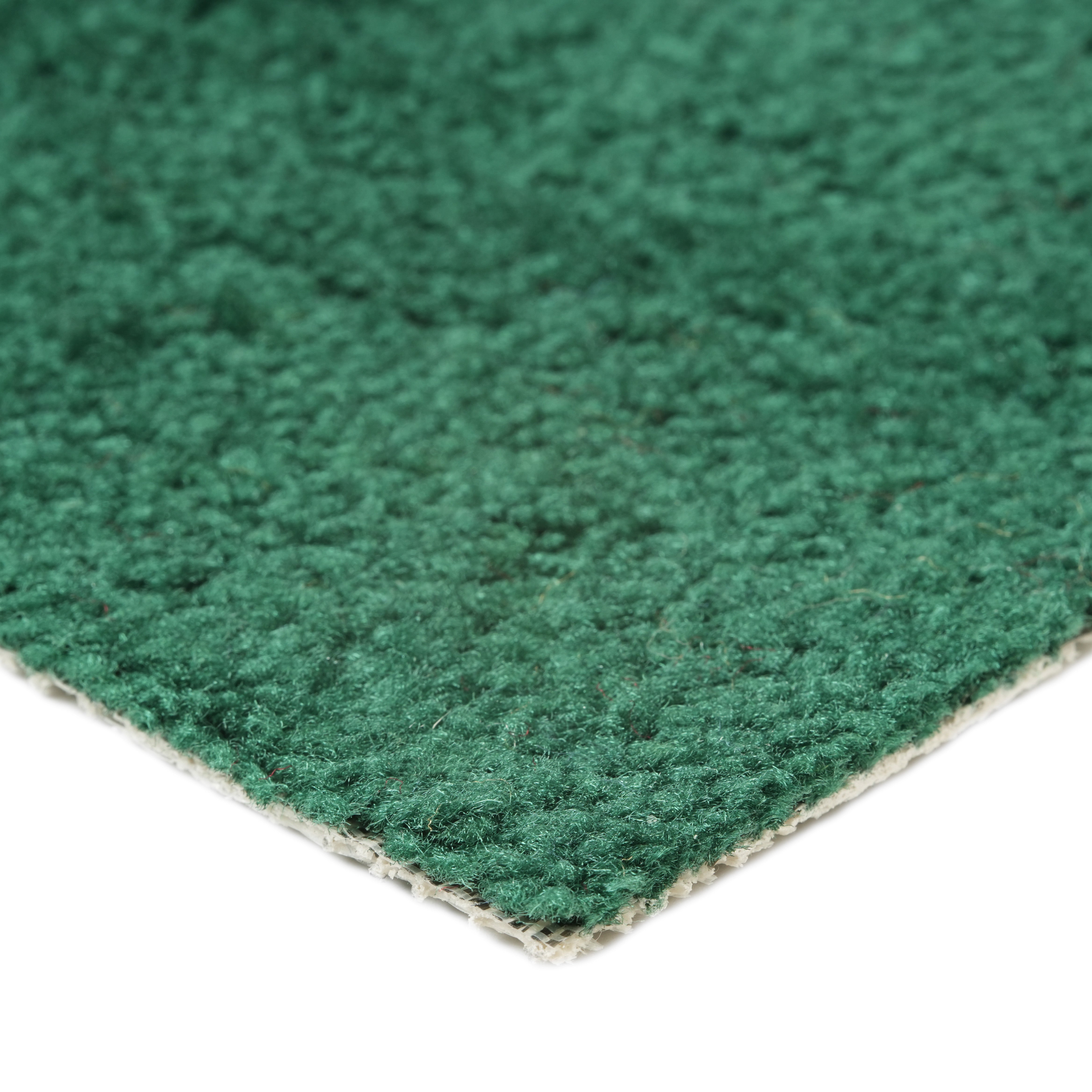 Green carpet mat, made of soft fibers, ideal for home decor and comfort.