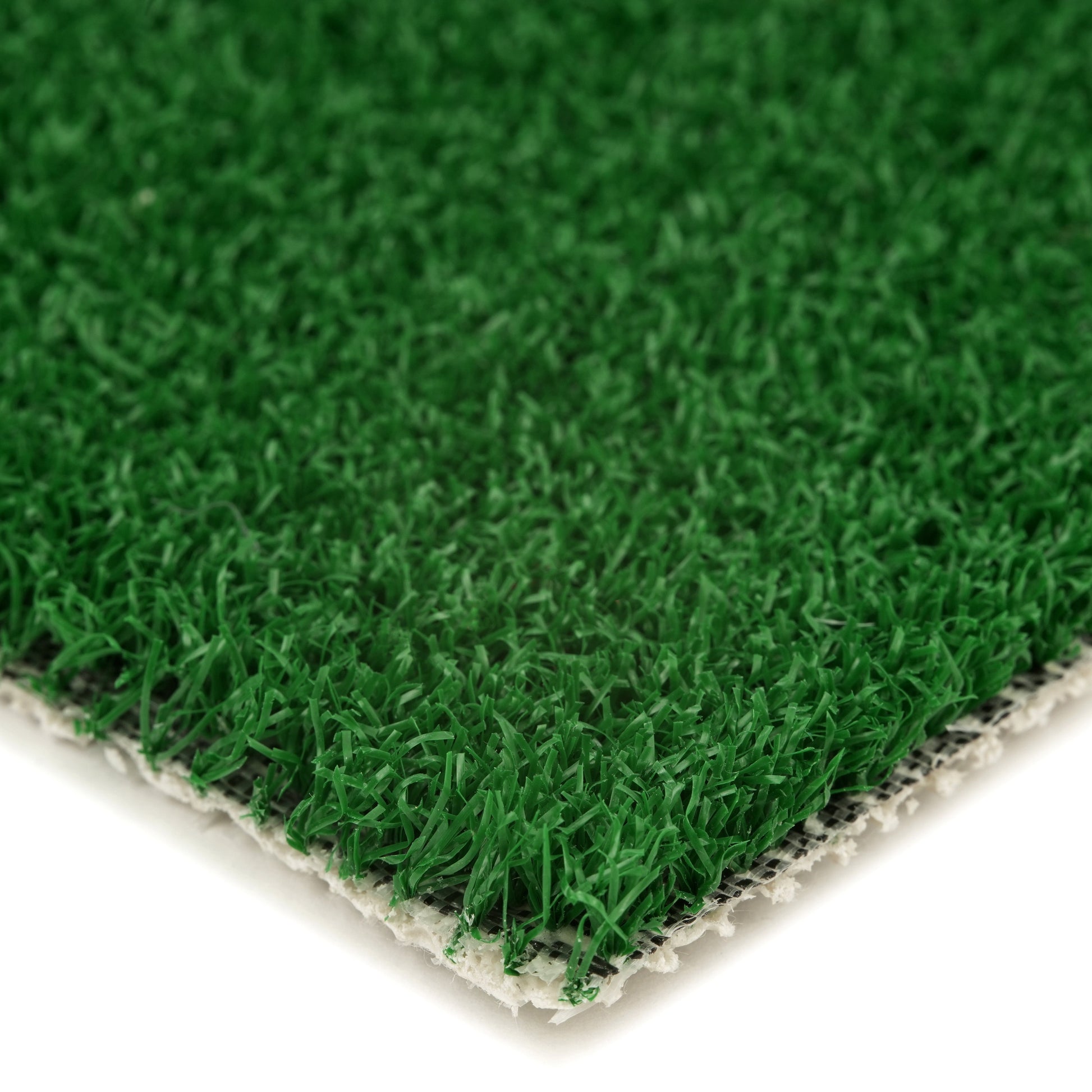 Realistic green artificial grass turf, durable and low maintenance, perfect for outdoor and indoor use.