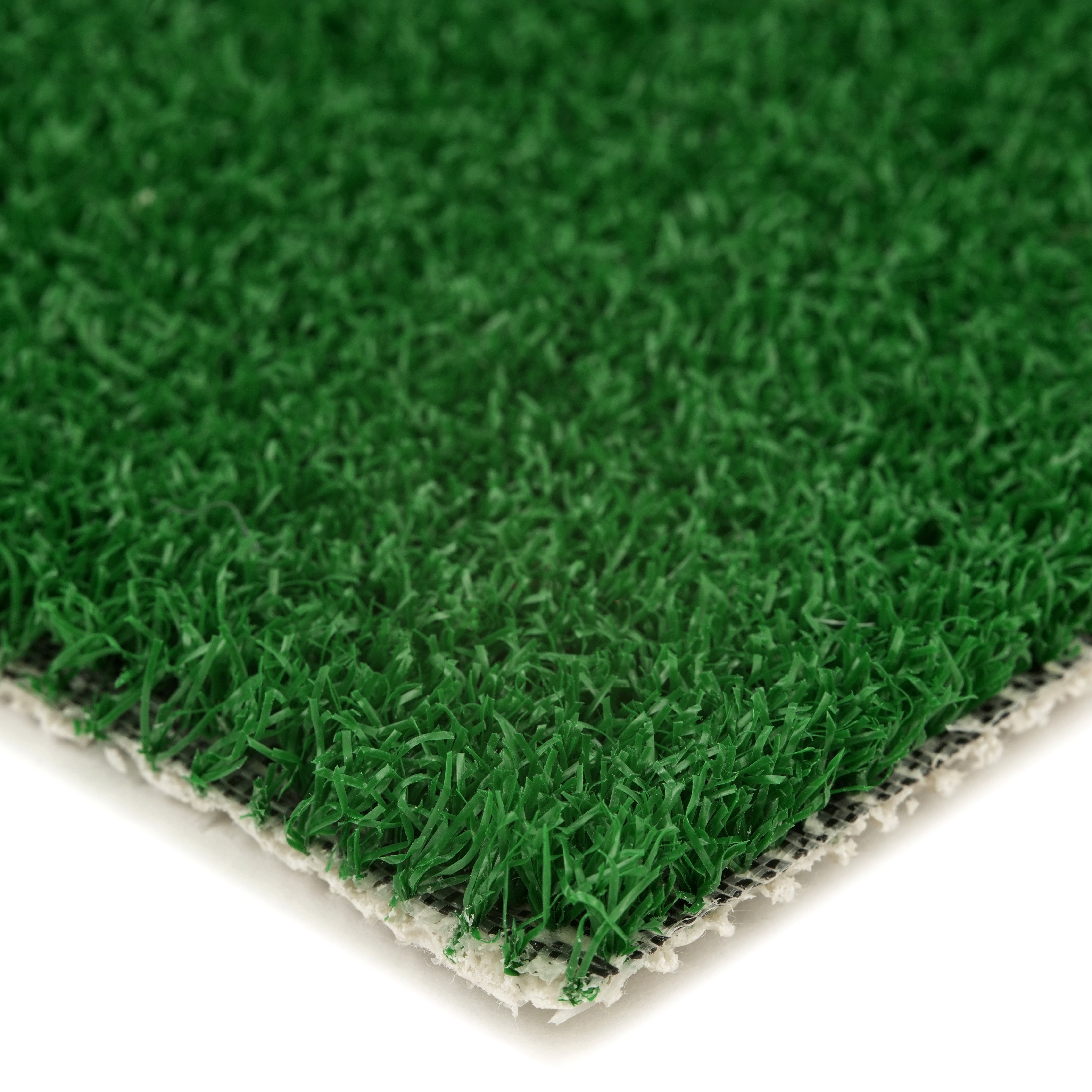 Realistic green artificial grass turf, durable and low maintenance, perfect for outdoor and indoor use.